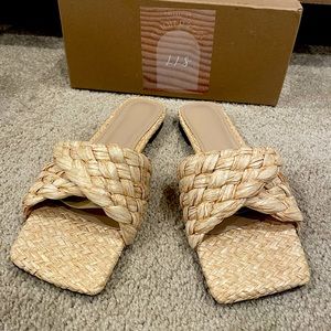 Looks Like Summer Banu Raffia Flat Sandals Size 8